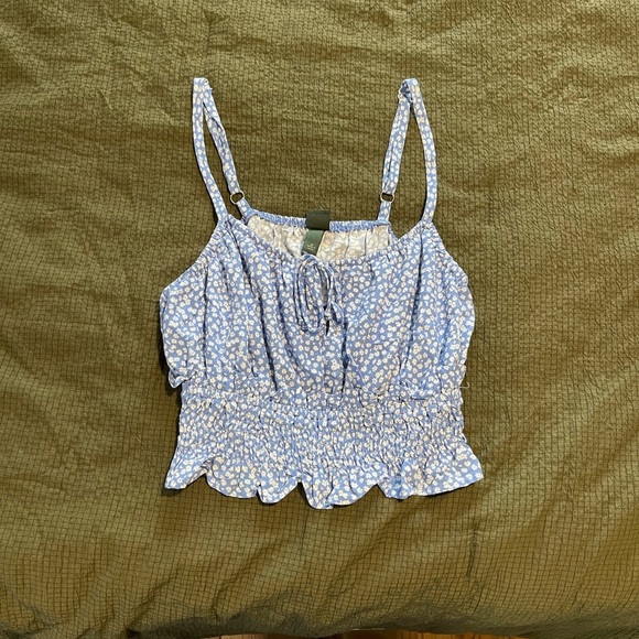 wild fable Tops - Wild Fable Blue daisy Floral Women's ruched tank Top